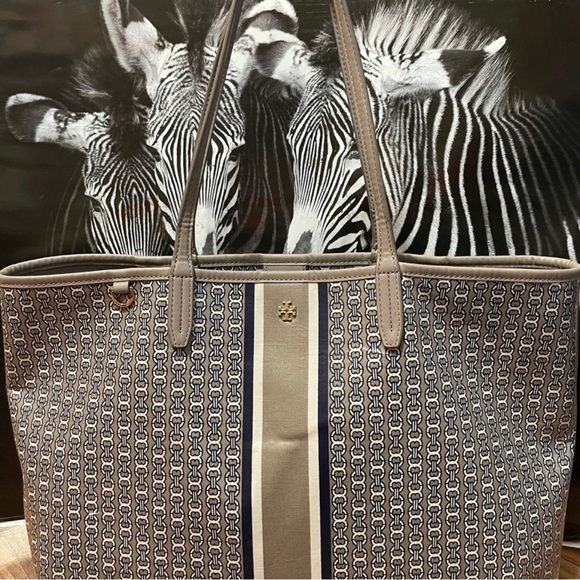 Tory Burch Handbags - ❌SOLD❌Tory Burch Tote